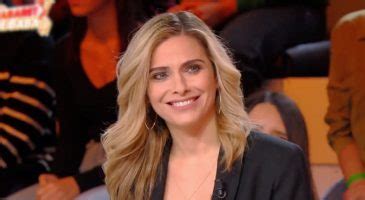 Clara Morgane : elle a (beaucoup) trop chaud cet été ! (PHOTOS)